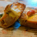 ポワール - 「牛すじカレーパン」＆「プチトマトとブロッコリーのフランクフルトのデニッシュ」