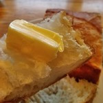 つばめグリル - [料理] バタ付きパン アップ♪ｗ