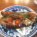 ブリコラージュ ブレッド アンド カンパニー ダイニング・カフェ - 秋刀魚のグリル、秋茄子のブッタネスカ煮込みのブリコラージュブレッドタルティーヌ。セットで1600円。20181009　旬で脂の乗ったサンマと、風味豊かなトマト煮込み、爽やかデイルで。うんまぁ～♡