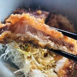 Katsudon Kashiwaya - ソースが染みた衣がいい！