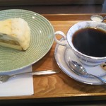 Ko Hiro Sutaeichi Wai - コーヒー＆ミルククレープ