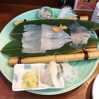 海鮮家 はこだて 本店 - 「活烏賊踊り造り」(2484円)