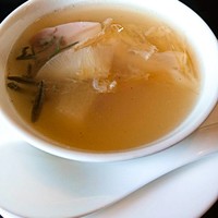 開化亭 - 桑名の蛤とフカヒレとジュンサイの上湯スープ