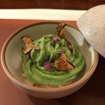 レストラン ラリューム - 北海道産毛蟹とフルーツトマトのムース　長茄子のタルタルをルッコラのエスプーマで覆って花穂紫蘇をアクセントに