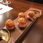 レストラン ラリューム - 森林鶏白レバー・ハモンセラーノを詰めたグジュール