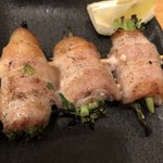 第三秋元屋 - パクチー肉巻き220円