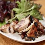 酒とタイ料理 ピッサヌローク - ガイヤーン（三河赤鶏あぶり焼き）