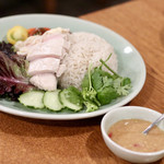 酒とタイ料理 ピッサヌローク - カオマンガイ（三河赤鶏の蒸し鶏ごはん）