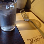 イタリア料理 アルセーバ - テーブルセッティング。