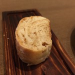 トラットリア ダ コヴィーノ - 自家製パン