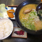 Ranran - 味噌らーめん定食(830円+税)