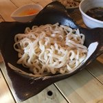 うどんde九州ダイニング 昌屋 - 肉つけうどん（700円）、生玉子（50円）