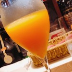 横浜馬車道 旬の肉料理イタリアン オステリア・アウストロ - 2018.9.  黄金桃のベリーニ