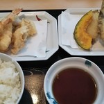 Hakata Tempura Semmon Tenohirugohan - 大盛天ぷら定食