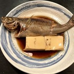 一品料理 六一 - 真鯵の煮付け 出汁が澄んでいて煮崩れなし 豆腐が絶品