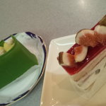 レ・グーテ - 右　無花果とフランボワーズ　左　バナナとお抹茶チョコ