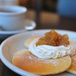 コマチンカフェ - 本日のパンケーキセットより「アップルホイップ」￥740。
