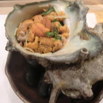 量平寿司 - 雲丹とサザエのつぼ焼き