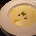 KISS'N  Little dining - ジャガイモの温かいスープ