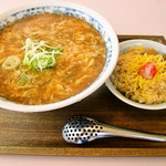 城門 - 城門ラーメンとハーフチャーハン