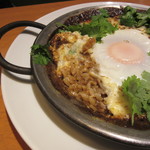 PHAKCHI JO'S - 料理写真:パクチー焼きチーズカレー 内部