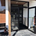 ぎふ初寿司 - 入り口も落ち着いていてイイですね。