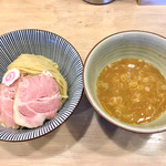 MENYA BIBIRI - とりにぼつけ麺