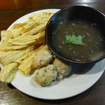 老湯火鍋房 - 湯葉・軟骨入り団子・コラーゲン