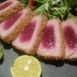 Rare tuna cutlet
