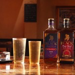 バー アルケミスタ - オリジナルブレンドのハイボール、ストレートハイボール