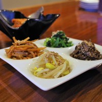 焼肉レストラン ロインズ 久茂地店 - ナムル盛り合せ