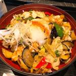 Jidoriya - 伊達鶏と茄子の味噌照り焼き丼 温泉卵添え