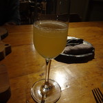 Terroir愛と胃袋 - ノンアルコールペアリング　1つめ　スパークリング新月