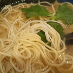 麺屋 猪一 離れ - 麺は細麺。うまい。