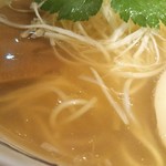 麺屋 猪一 離れ - 透き通るスープ。