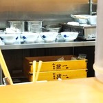 麺屋 猪一 離れ - 麺箱にもご店名が。