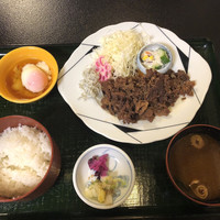 磯料理　まるけい - 牛しぐれ定食（850円）