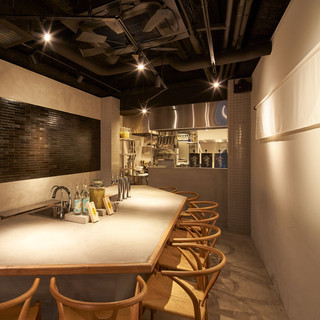 A Gyoza / Dumpling specialty store where you can eat and drink in a stylish interior