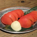 Chilled tomatoes (sesame flavor)