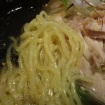 鷹流 - 白鶏麺の麺アップ　
