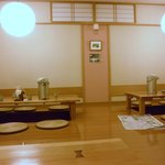 割烹せがわ - きれいな店内。掘りごたつ席あり 