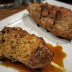 もつ焼 あぶさん - 手ごねつくね(タレ, 塩)