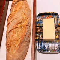 レストラン リューズ - パンはルクセンブルクから直接輸入