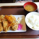 北海道唐揚げ　えぞ丸 - 鳥ミックス定食（もも、むね、手羽）680円