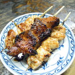庚申酒場 - 焼鳥2本とレバー1本