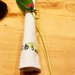 余市SAGRA - ナプキンは近隣の草花が添えられています。