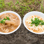 谷川製麺所 - 左：いつものシッポク
      右：夏季限定（かな？）のヒヤカケ