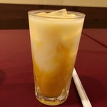 ガネーシュ - ランチ➕100円の飲み物。もちろんマンゴーラッシー♡