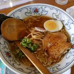 らーめん餃子ふるさと - 醤油ラーメン  730円