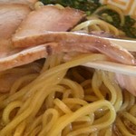 拉麺 時代遅れ - チャーシューに厚み